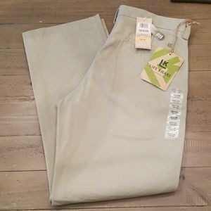 Living Comfortable, size 33x30